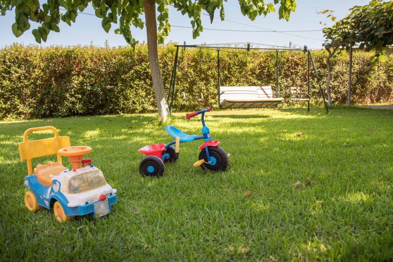 Paradisos Preveza Esterno foto